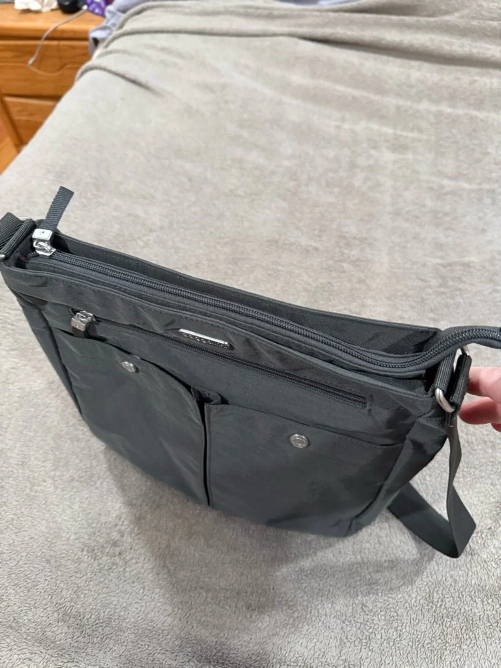 Baggalini crossbody in great condition - Picture 2 of 6
